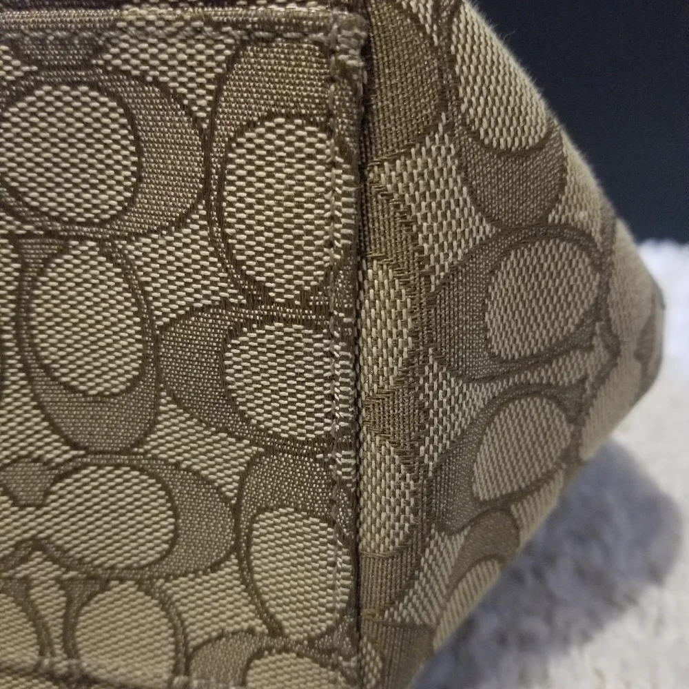 Coach Handbag - Picture 15 of 16